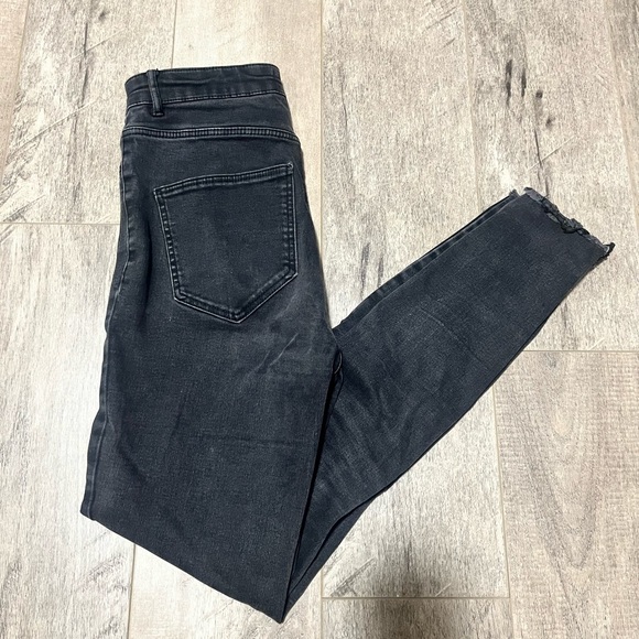 Zara Black Ripped Skinny Jeans - Picture 3 of 5